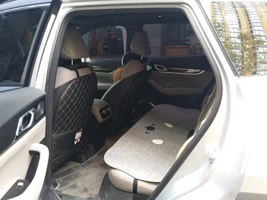 Geely Boyue L — миниатюра 11