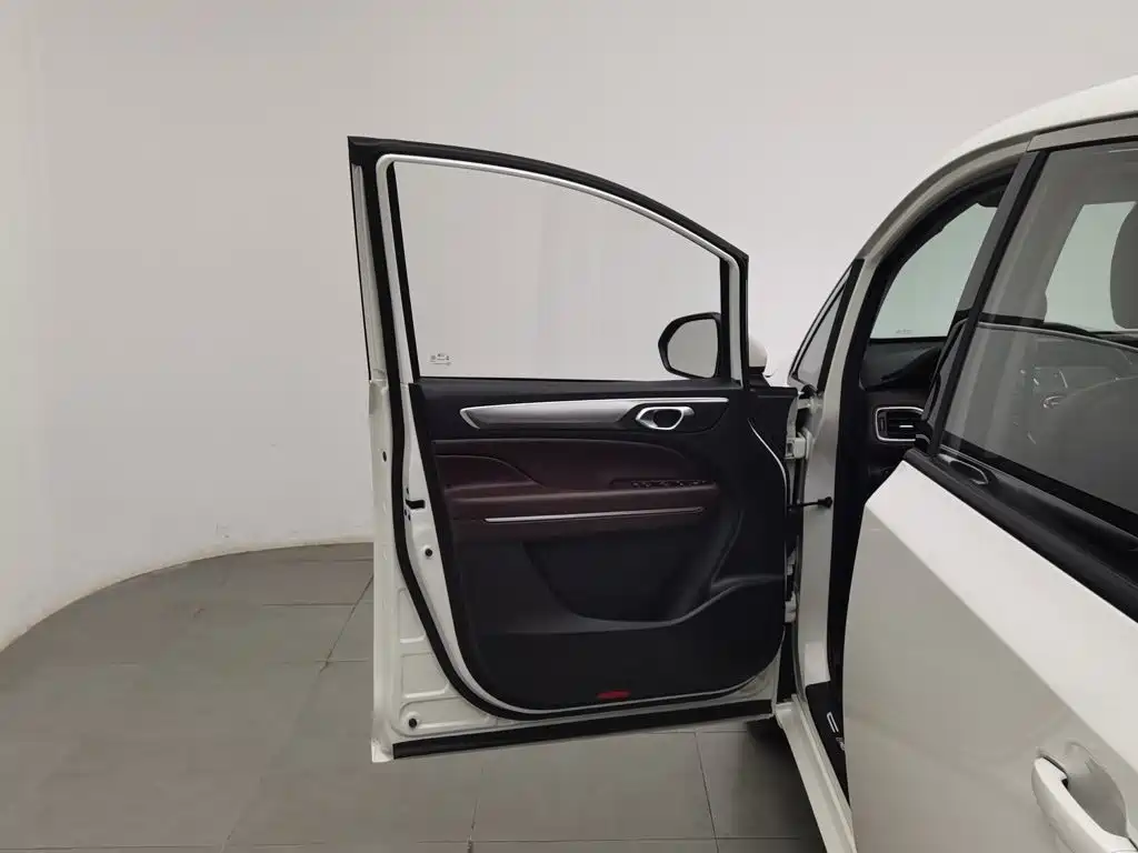 GAC Motor Trumpchi M6 — миниатюра 8