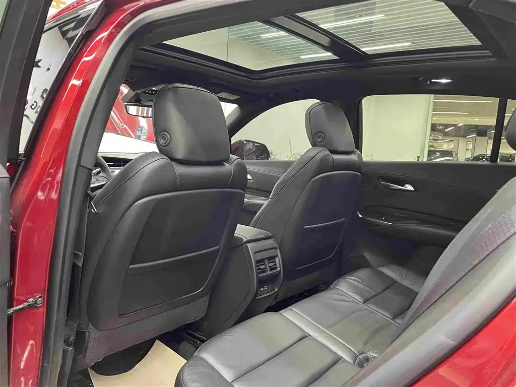 Cadillac XT4 — миниатюра 13