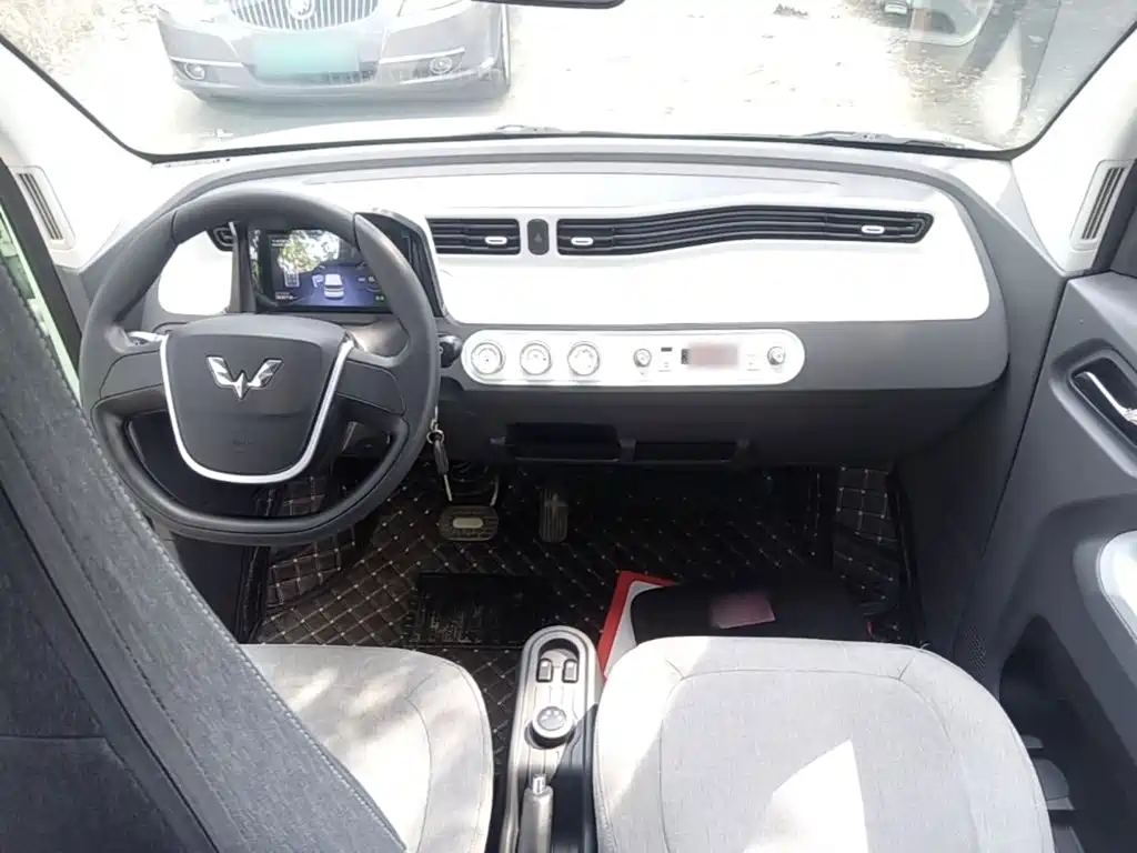 Wuling MINIEV — миниатюра 10