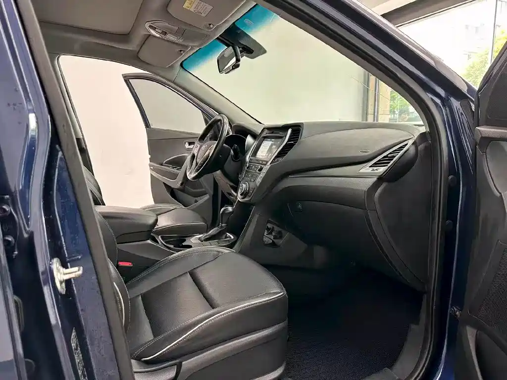 Hyundai Santa Fe — миниатюра 4