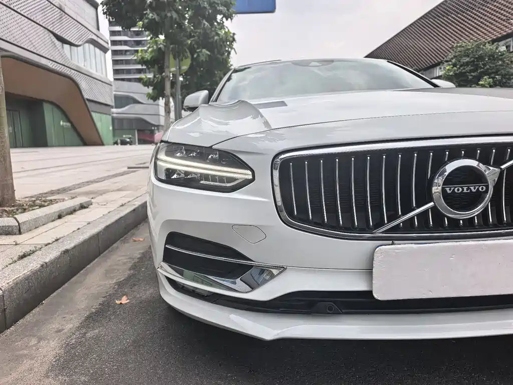 Volvo S90 2019 T5
