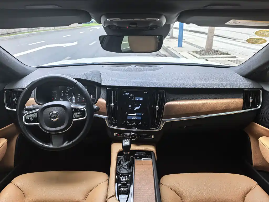 Volvo S90 2019 T5