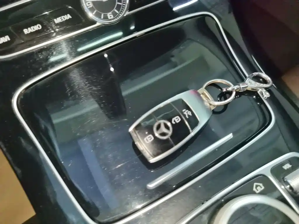 Mercedes-Benz E-Class — миниатюра 17