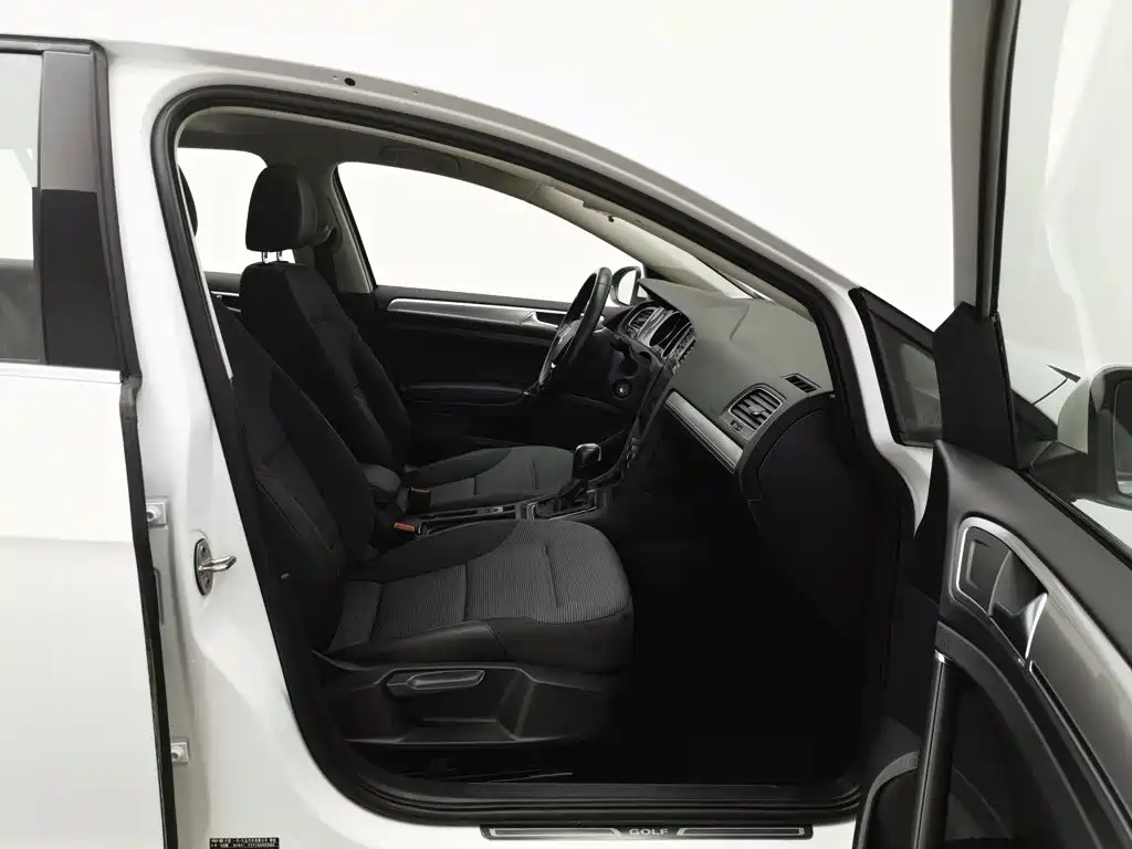 Volkswagen Golf — миниатюра 23