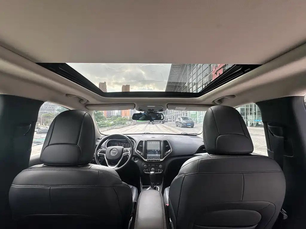 Jeep Cherokee — миниатюра 19