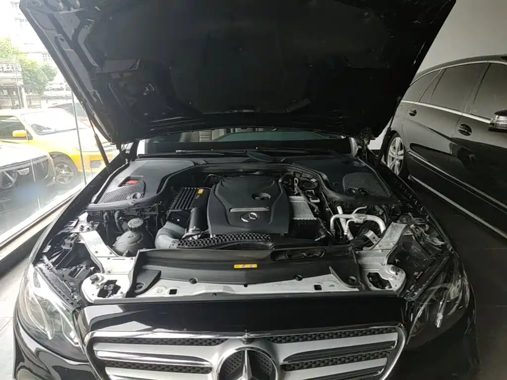 Mercedes-Benz E-Class — миниатюра 20