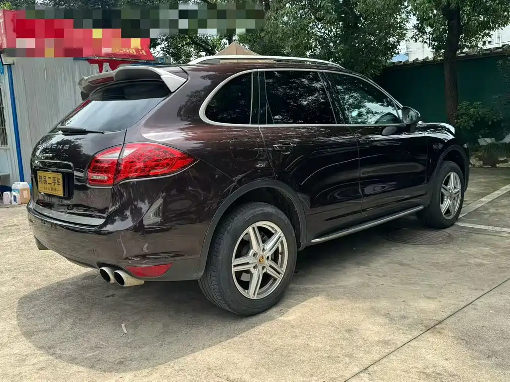 Porsche Cayenne — миниатюра 5