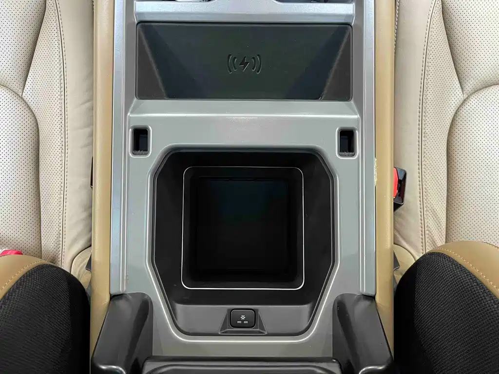 Land Rover Defender — миниатюра 18