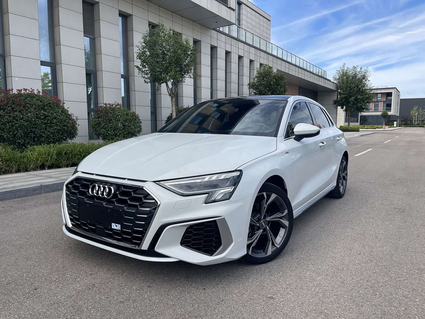 Audi A3 1.4 л 2022 г. Белый, пробег 35000 км