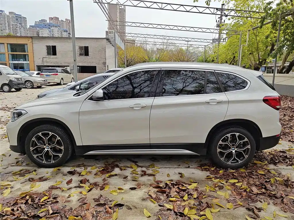 BMW  X1