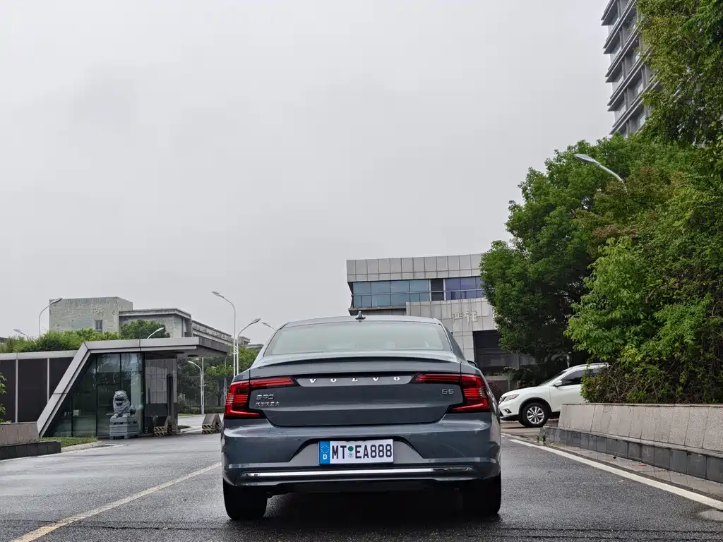 Volvo S90 — миниатюра 8