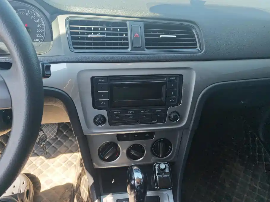 Volkswagen Lavida — миниатюра 13