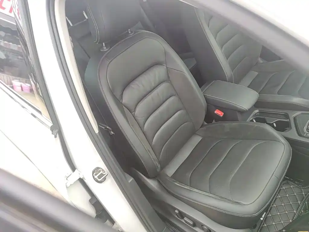 Volkswagen Tiguan L — миниатюра 25