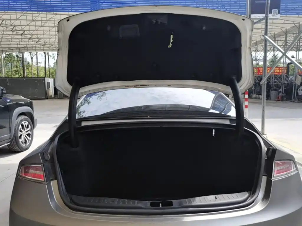 Lincoln MKZ — миниатюра 19