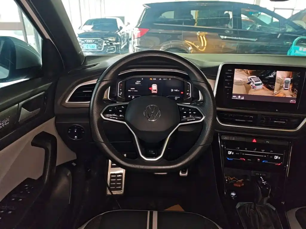 Volkswagen T-Roc — миниатюра 11