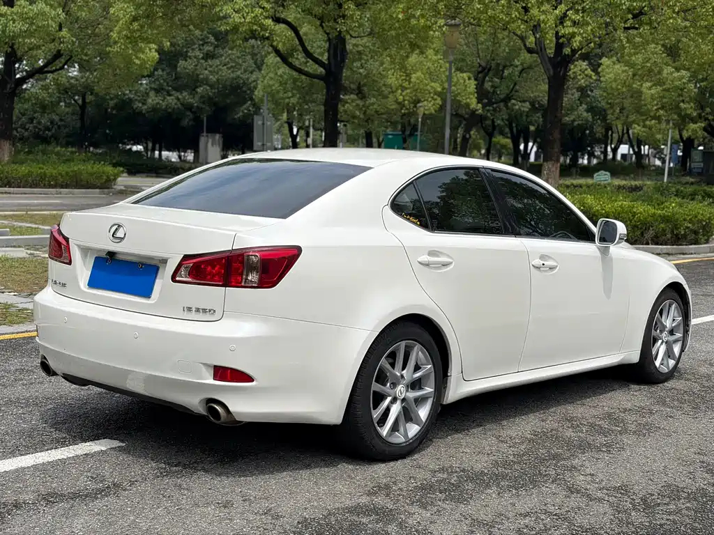 Lexus IS — миниатюра 8