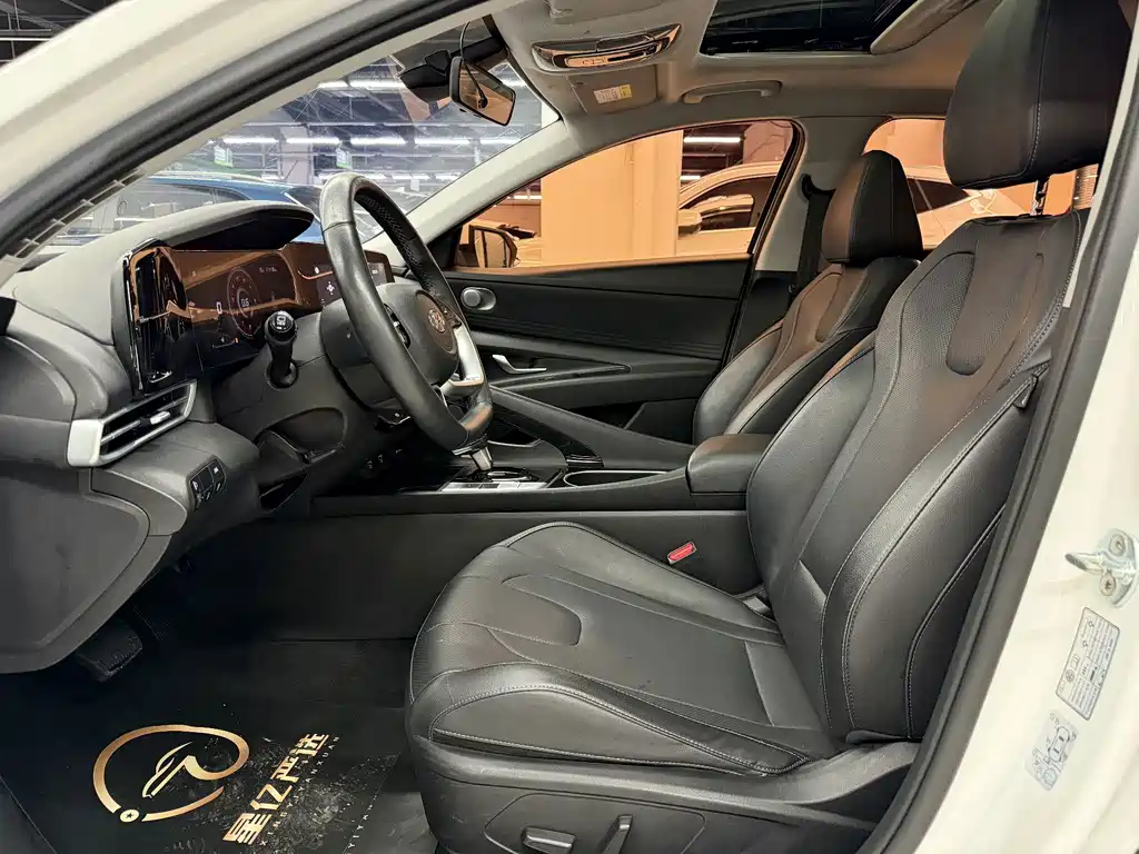 Hyundai Elantra — миниатюра 14