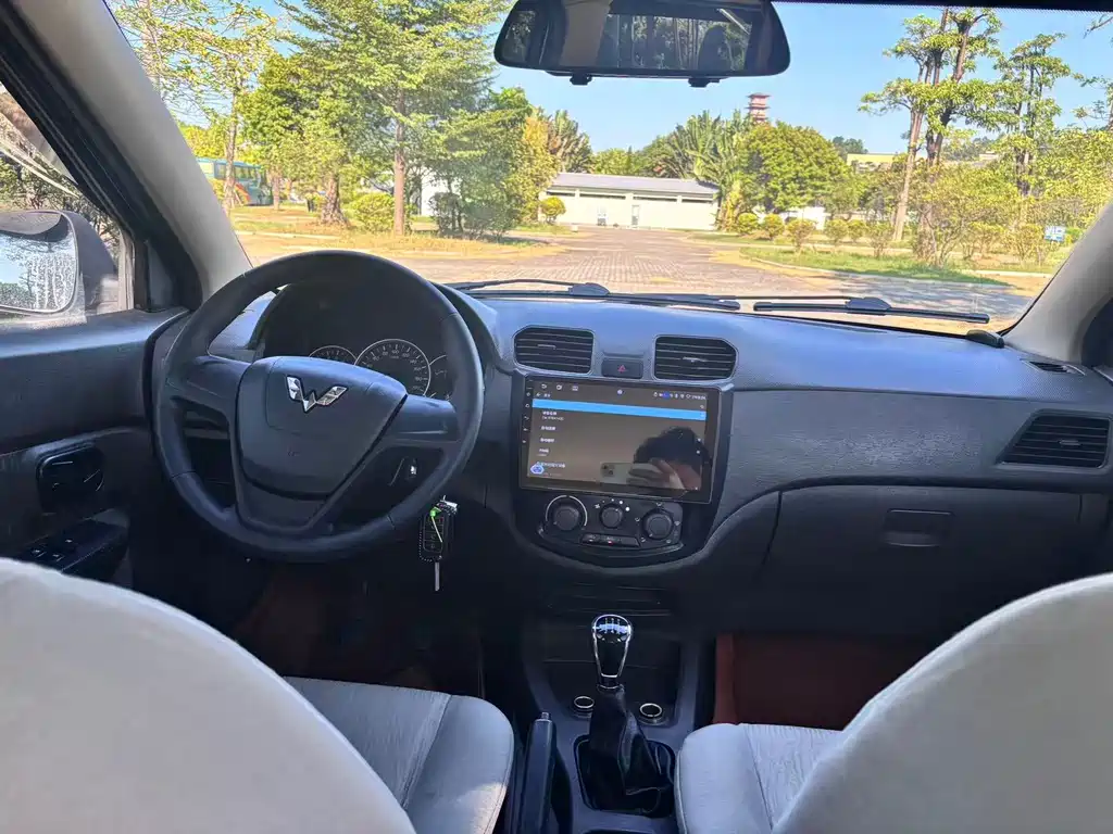 Wuling Hongguang — миниатюра 14