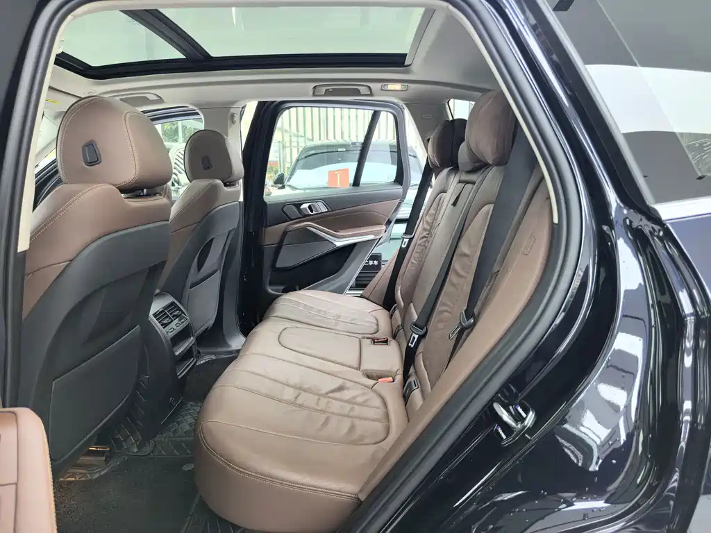 BMW X5 (Import) — миниатюра 11