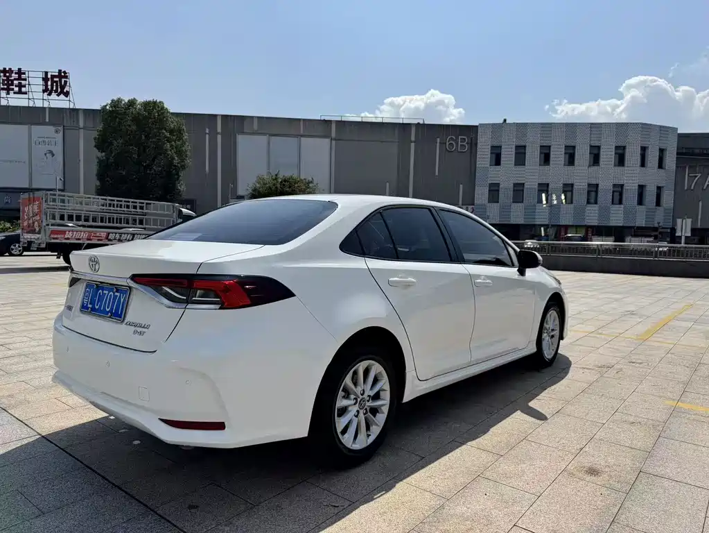 Toyota Corolla — миниатюра 7