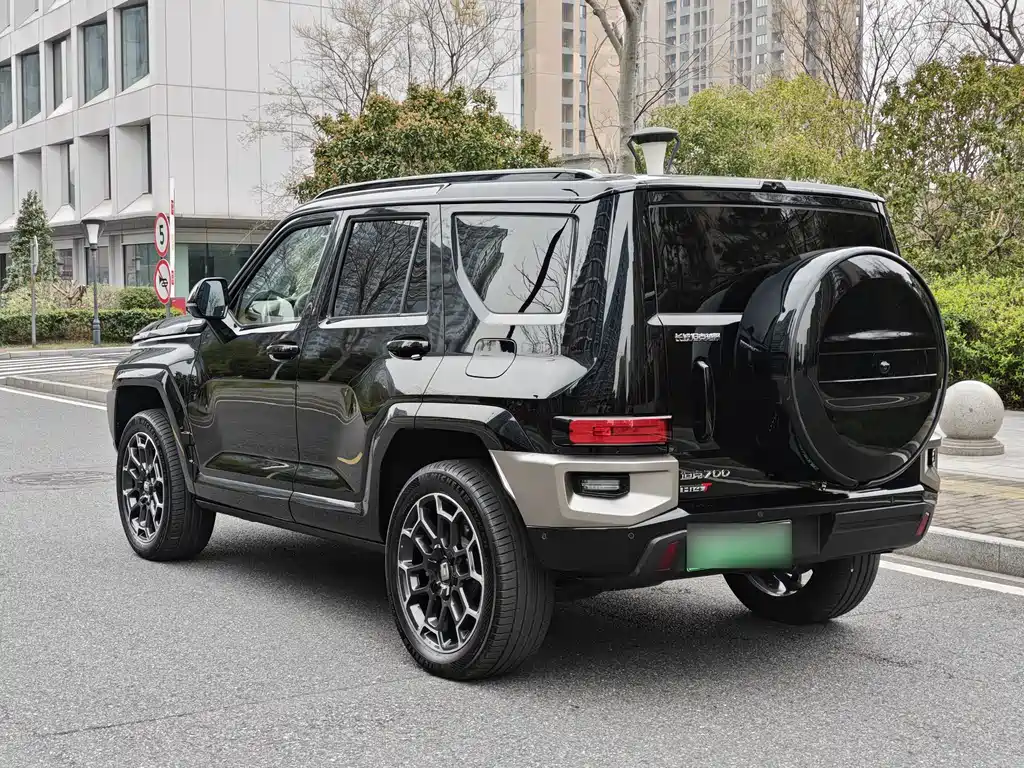 TANK TANK 700 NEW ENERGY