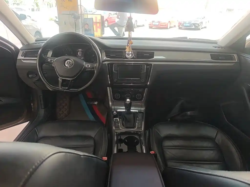 Volkswagen Passat — миниатюра 10