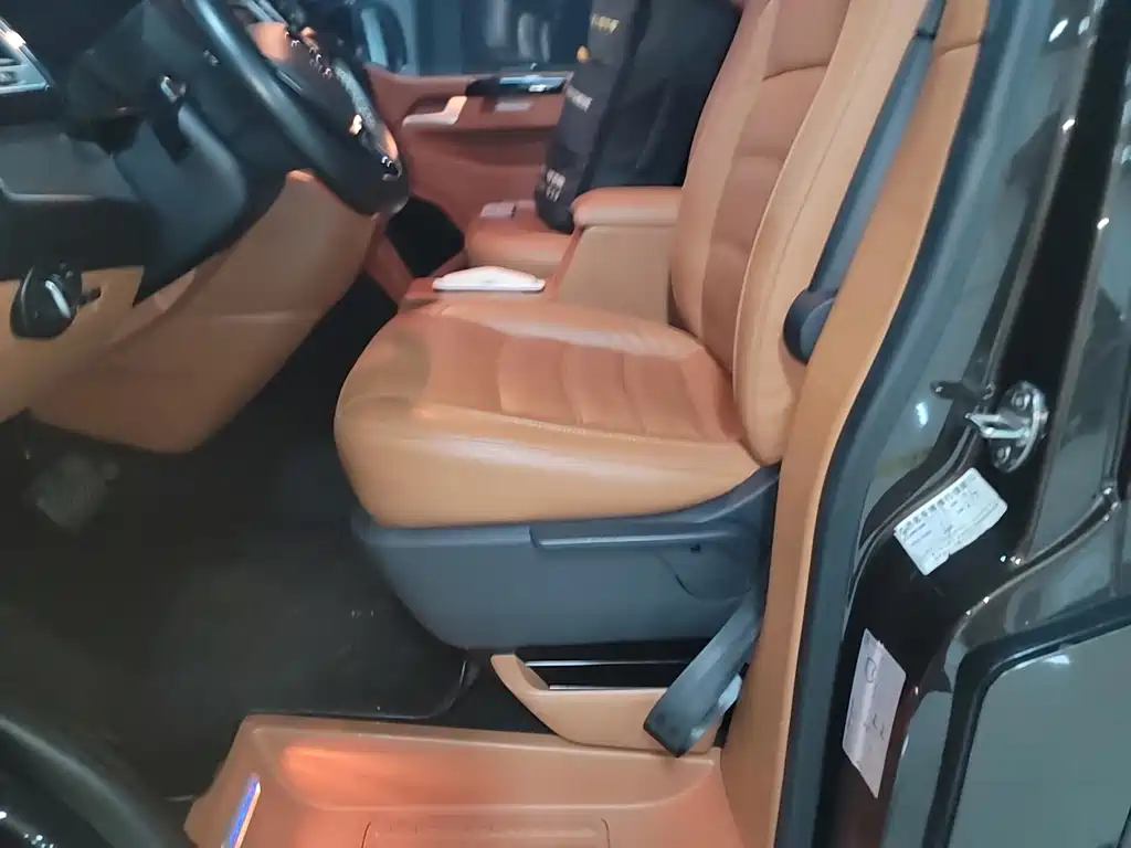 Volkswagen Caravelle — миниатюра 4