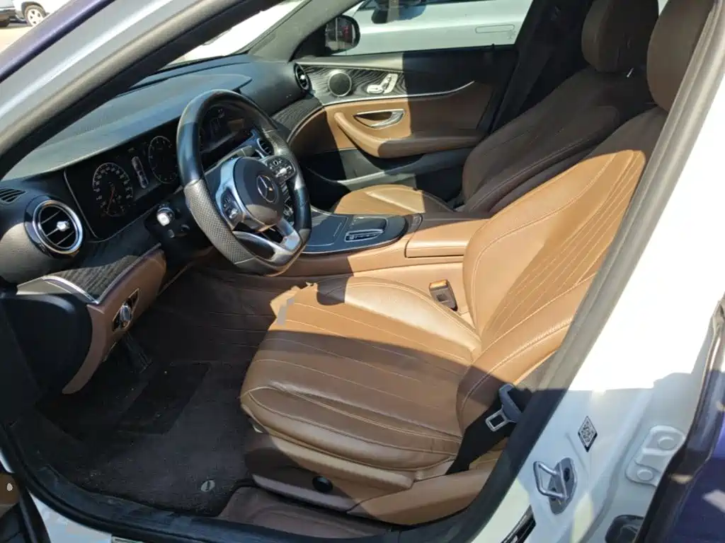 Mercedes-Benz E-Class (Import) — миниатюра 15