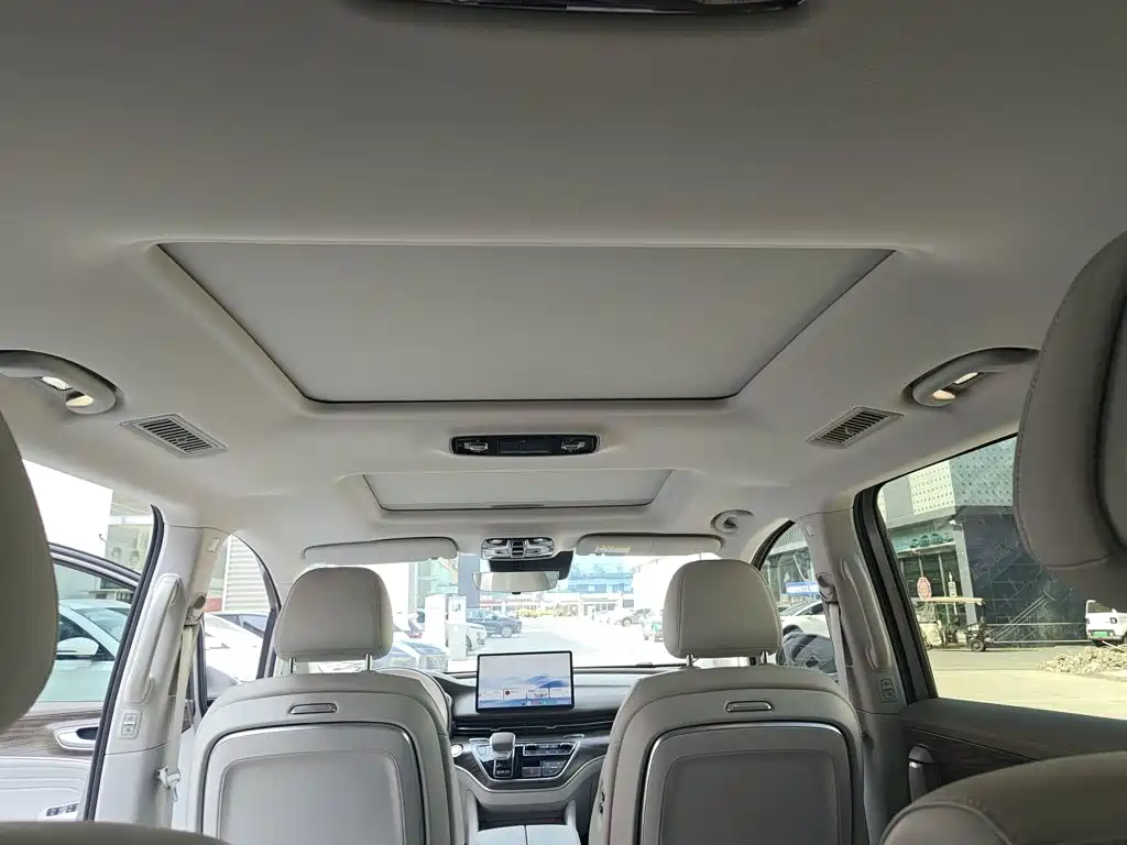 Roewe iMAX8 New Energy — миниатюра 12