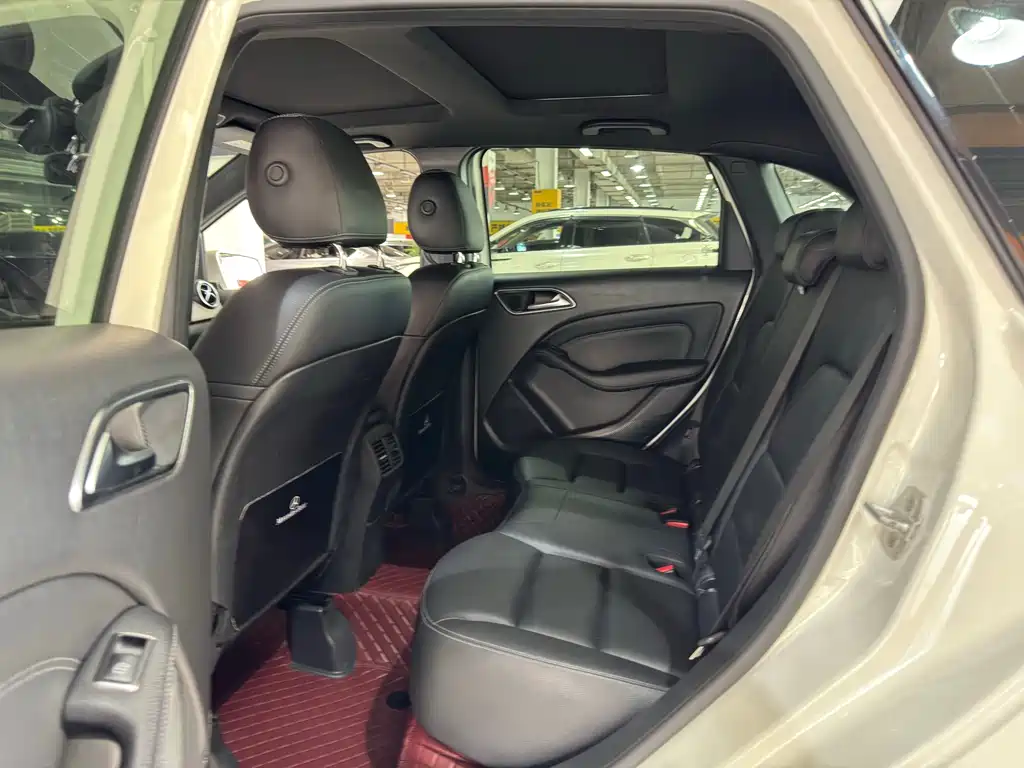 Mercedes-Benz B-Class — миниатюра 8