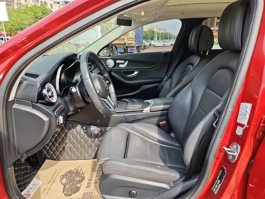 Mercedes-Benz C-Class — миниатюра 11