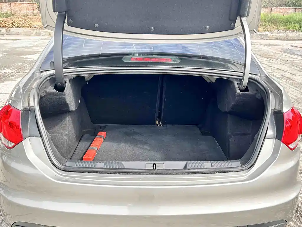 Citroen C4L — миниатюра 8