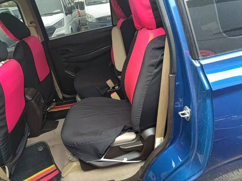 Wuling Hongguang — миниатюра 17