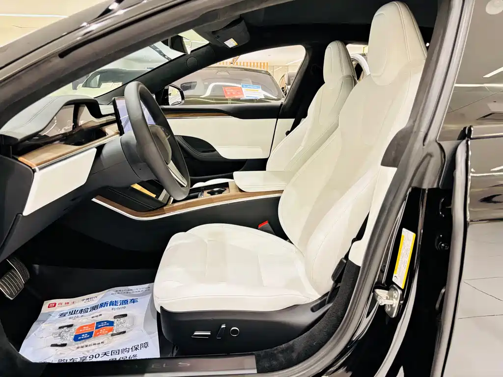 Tesla Model S — миниатюра 5