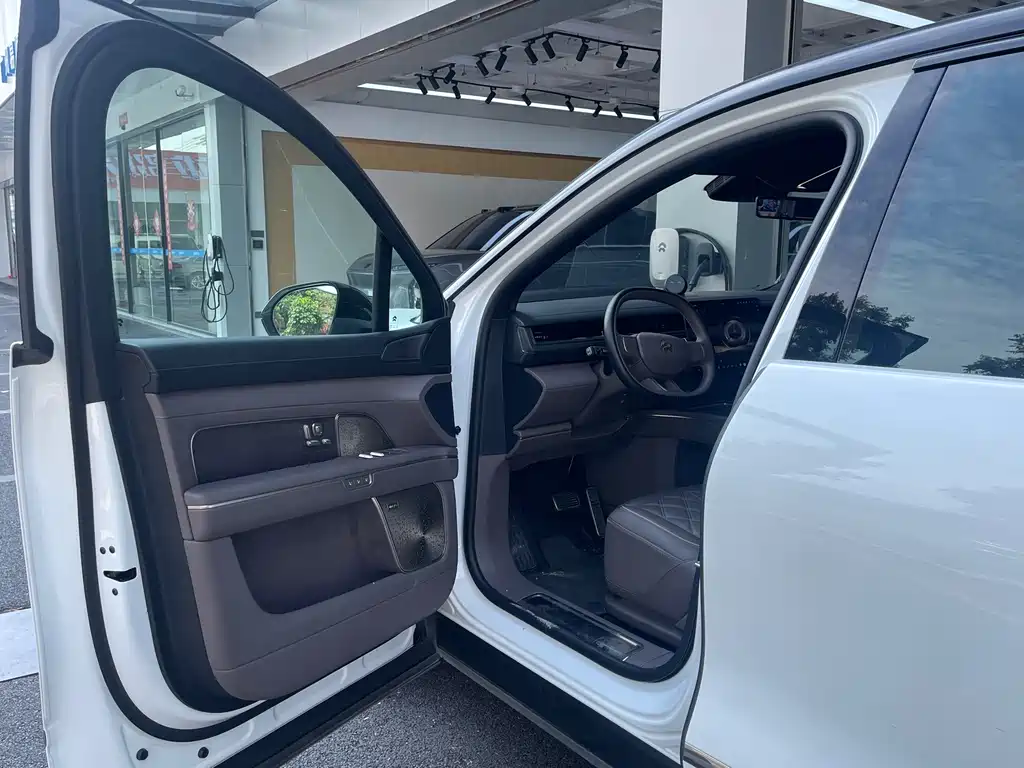 NIO ES8 — миниатюра 9