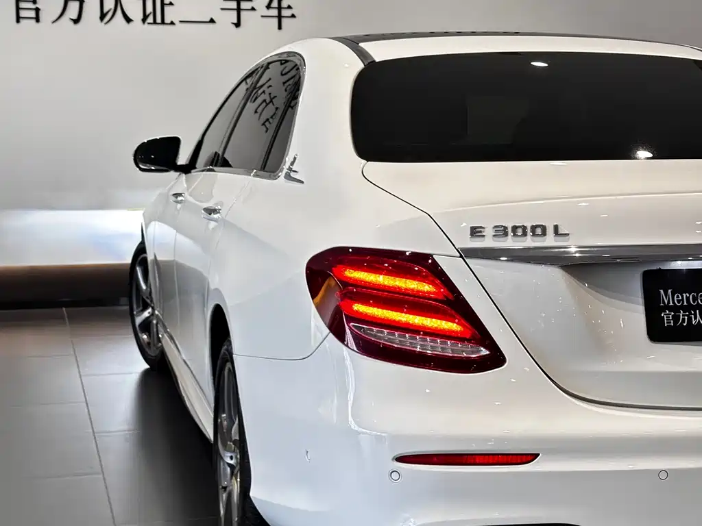 Mercedes-Benz E-Class — миниатюра 8