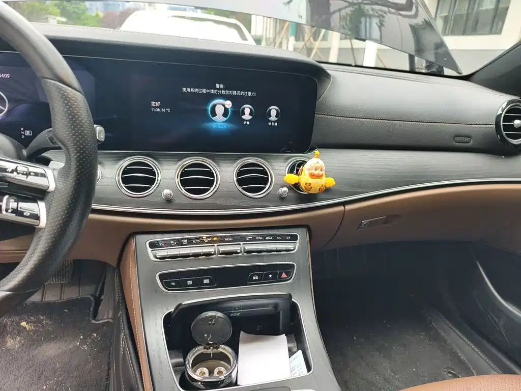 Mercedes-Benz E-Class — миниатюра 9