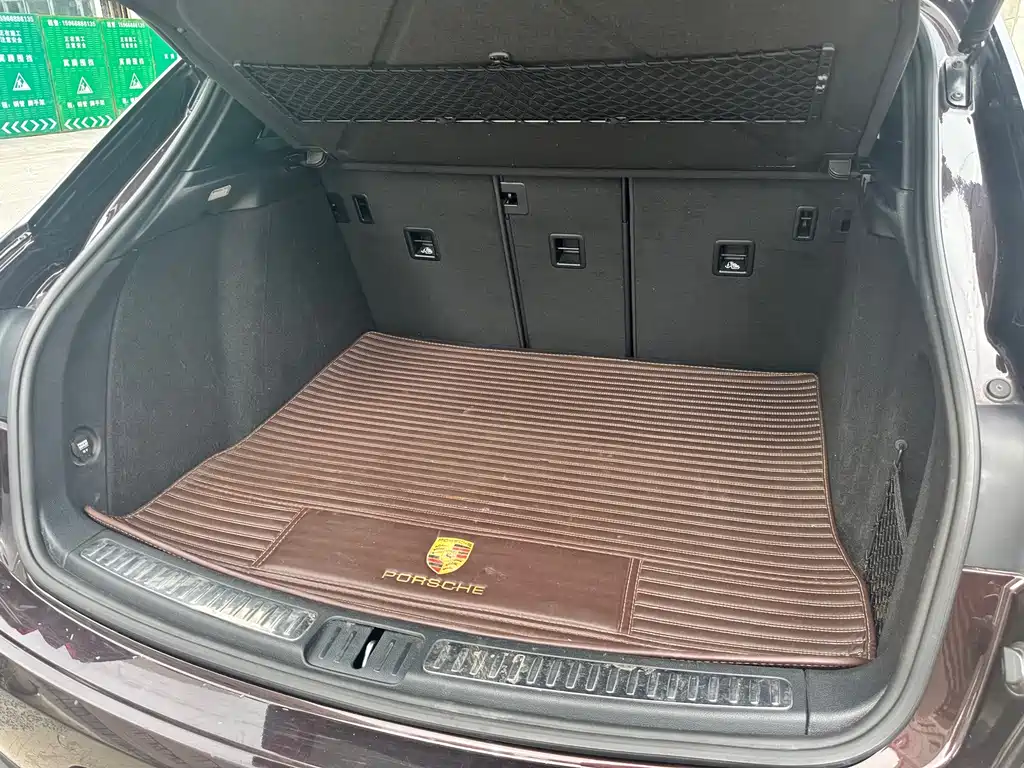 Porsche Macan — миниатюра 13