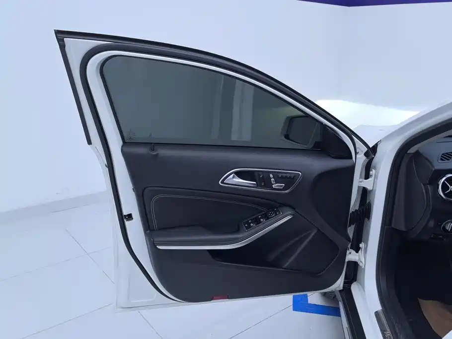 Mercedes-Benz GLA — миниатюра 7