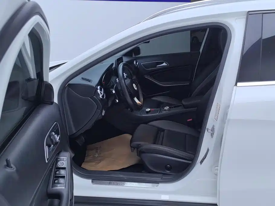 Mercedes-Benz GLA — миниатюра 9