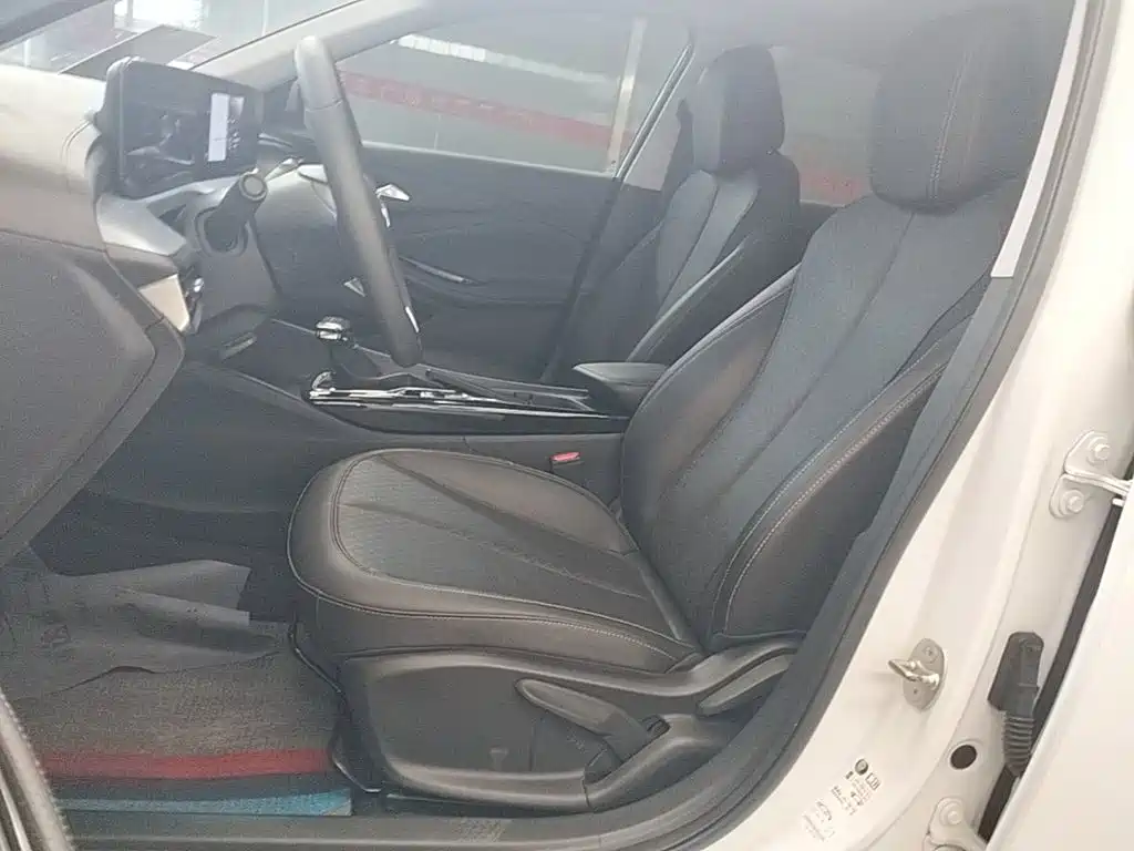 Buick Verano — миниатюра 15