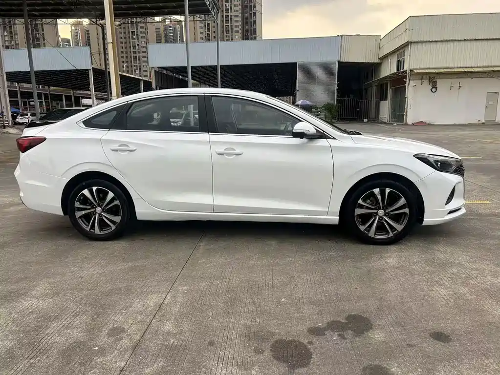 Changan Eado — миниатюра 5