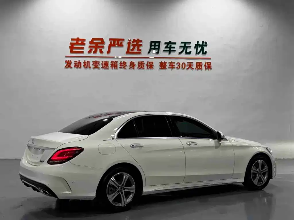 Mercedes-Benz C-Class — миниатюра 6