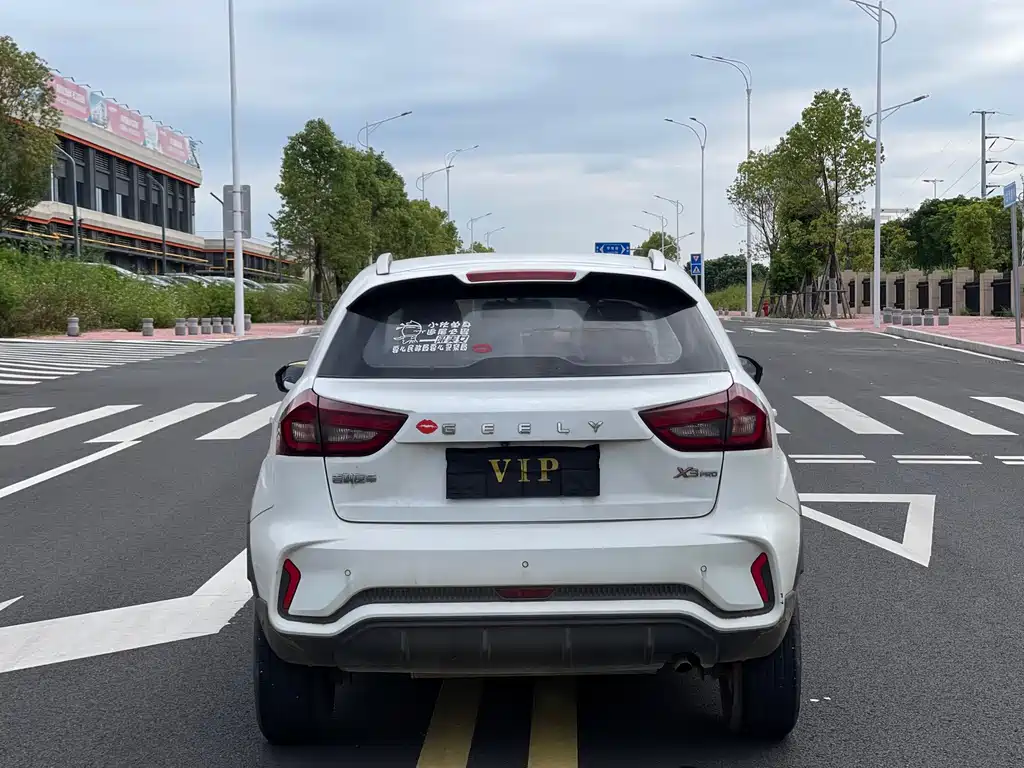 Geely Vision X3 — миниатюра 8