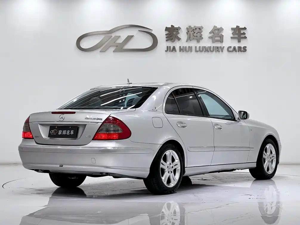 Mercedes-Benz E-Class — миниатюра 7