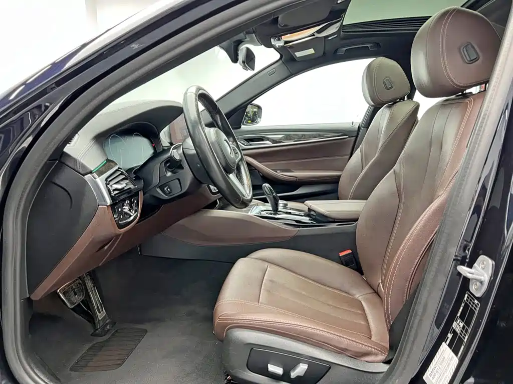 BMW 5 Series — миниатюра 14