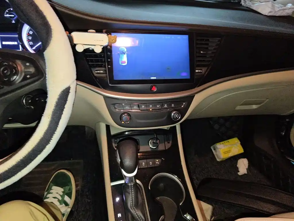 Buick Verano — миниатюра 10