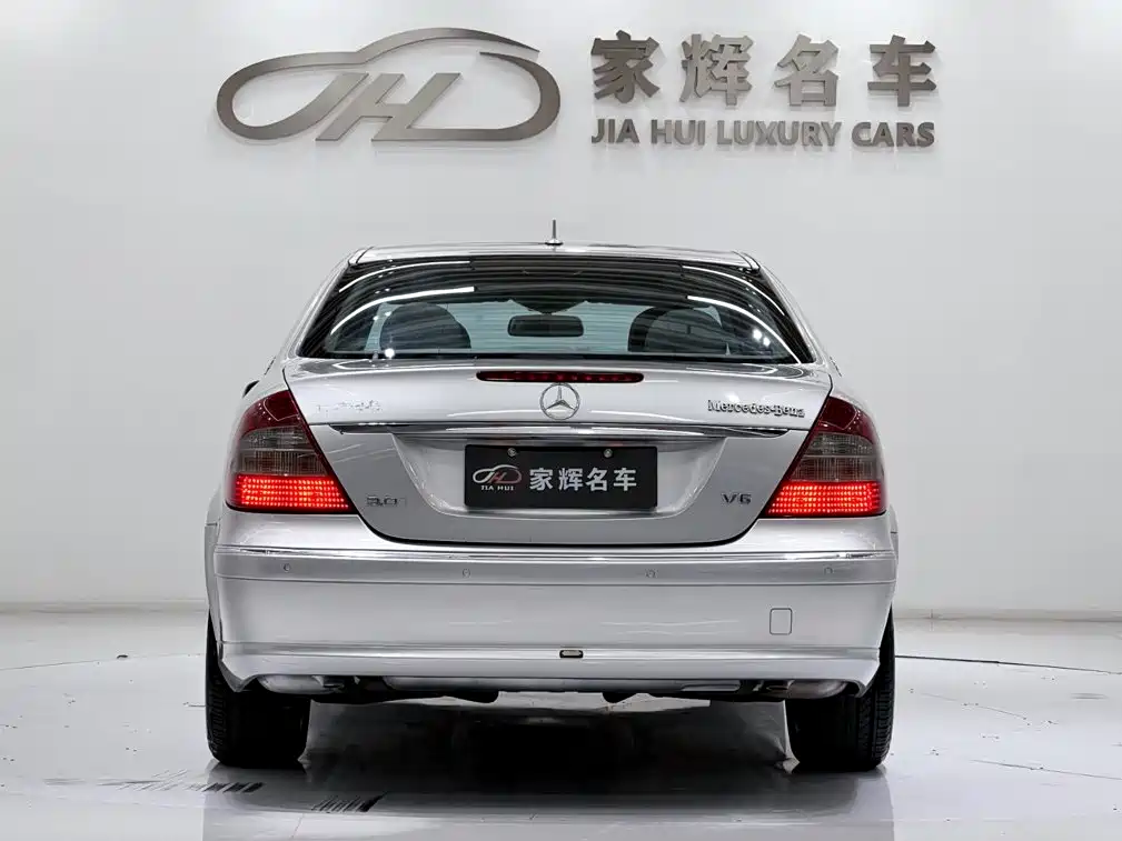 Mercedes-Benz E-Class — миниатюра 6
