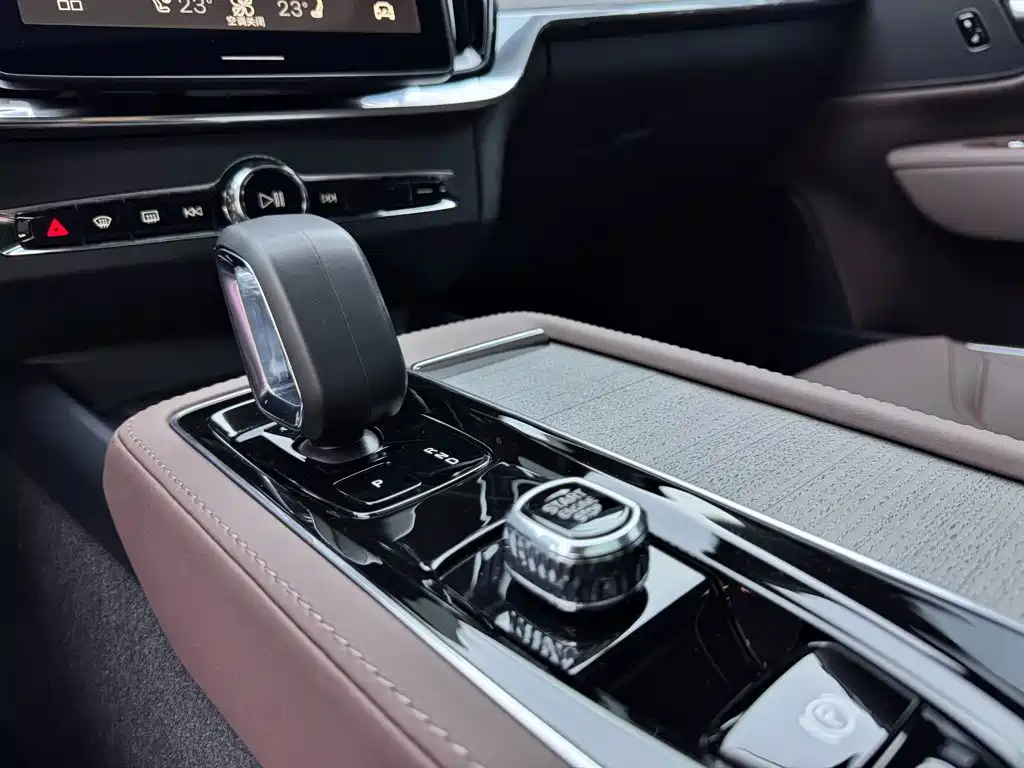 Volvo S90 — миниатюра 15